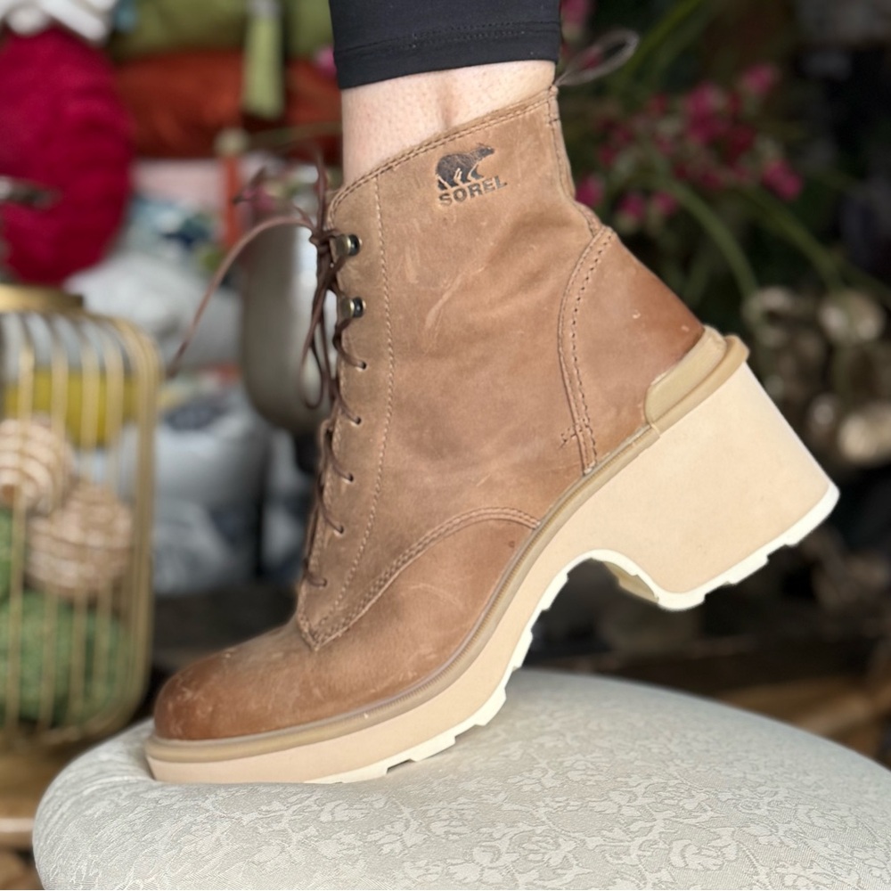 SOREL waterproof boots  Women's Tan Leather Boots - Picture 15 of 15